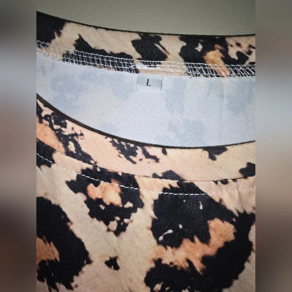 Leopard Print Merry Christmas Sweater - Picture 2 of 3